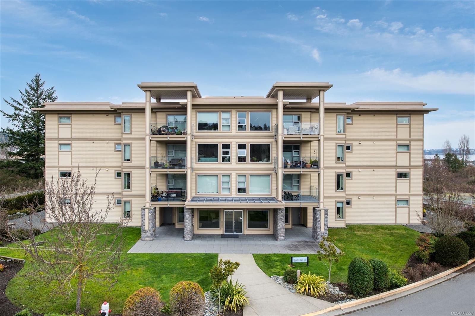Chestnut Grove condo building, in Jubilee, Victoria BC