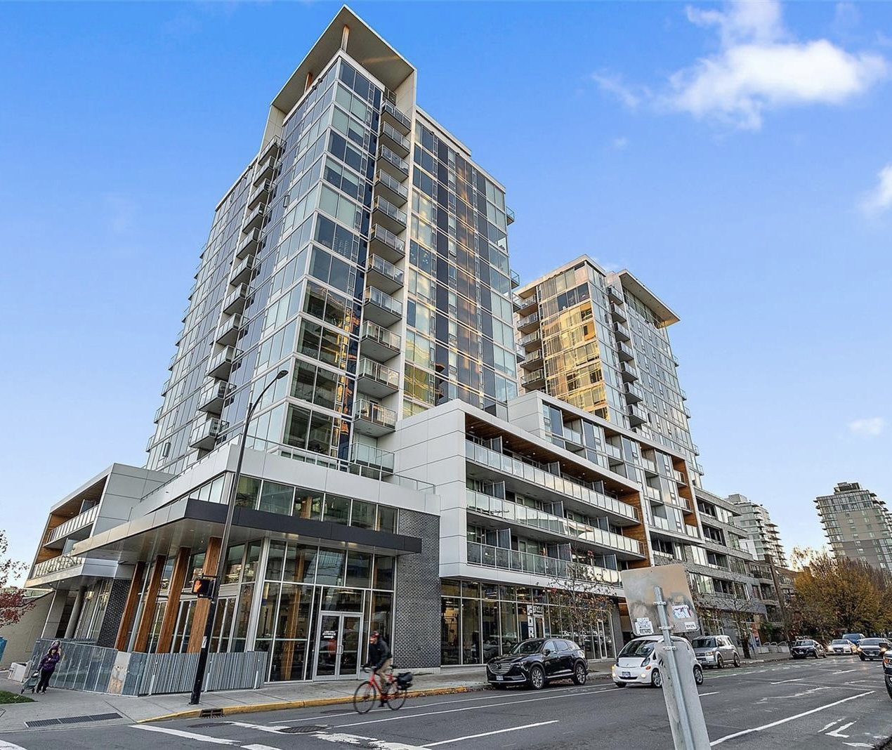 989 Victoria condo building, in Downtown, Victoria BC