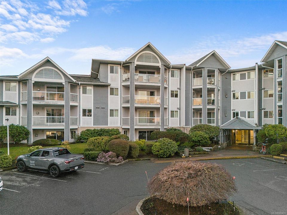 Alder Manor condo building, in Quadra, Victoria BC