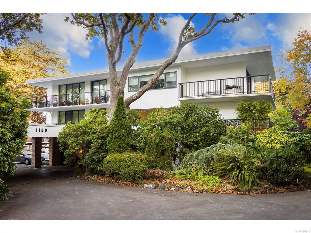 Hampshire House condo building, in South Oak Bay, Victoria BC